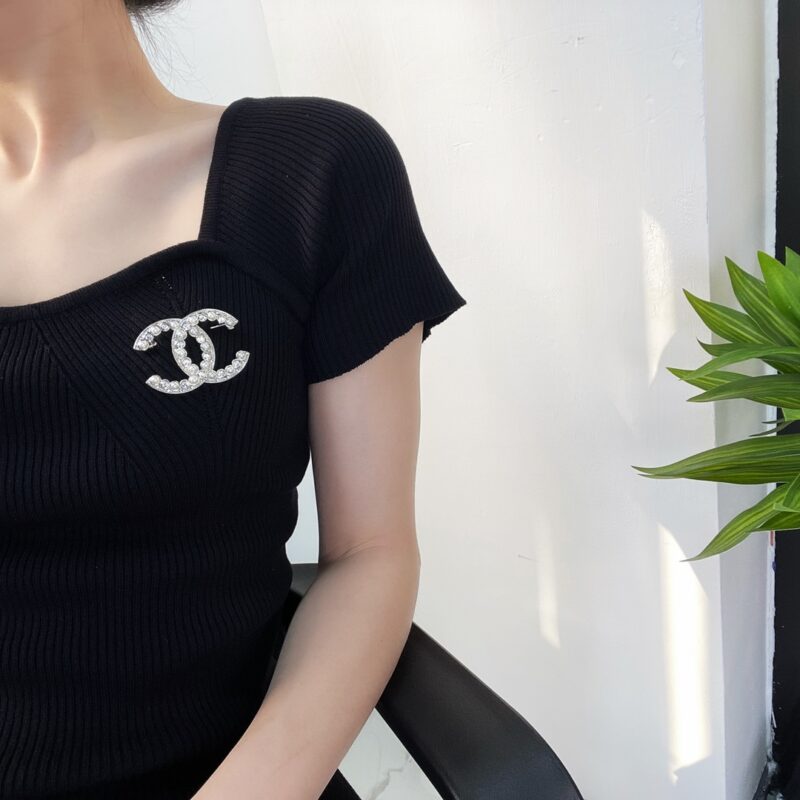 ☑️CHANEL香奈儿珍珠双c胸针 - Image 4