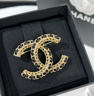 ☑️CHANEL香奈儿双c黑皮绳胸针