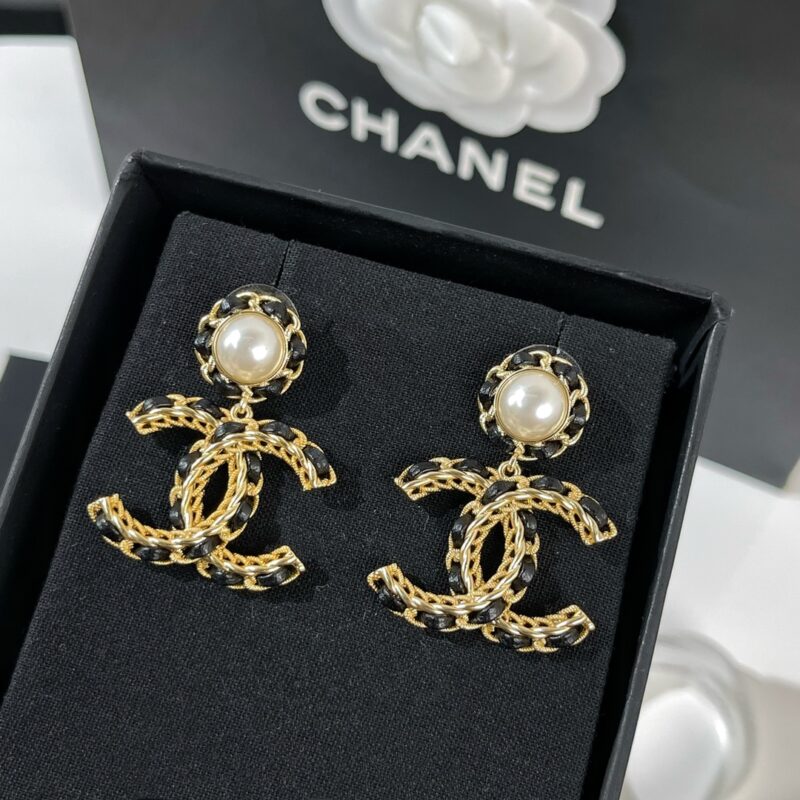 ☑️CHANEL香奈儿双c黑皮绳耳钉耳环 - Image 4