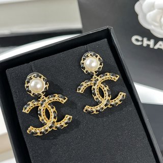 ☑️CHANEL香奈儿双c黑皮绳耳钉耳环