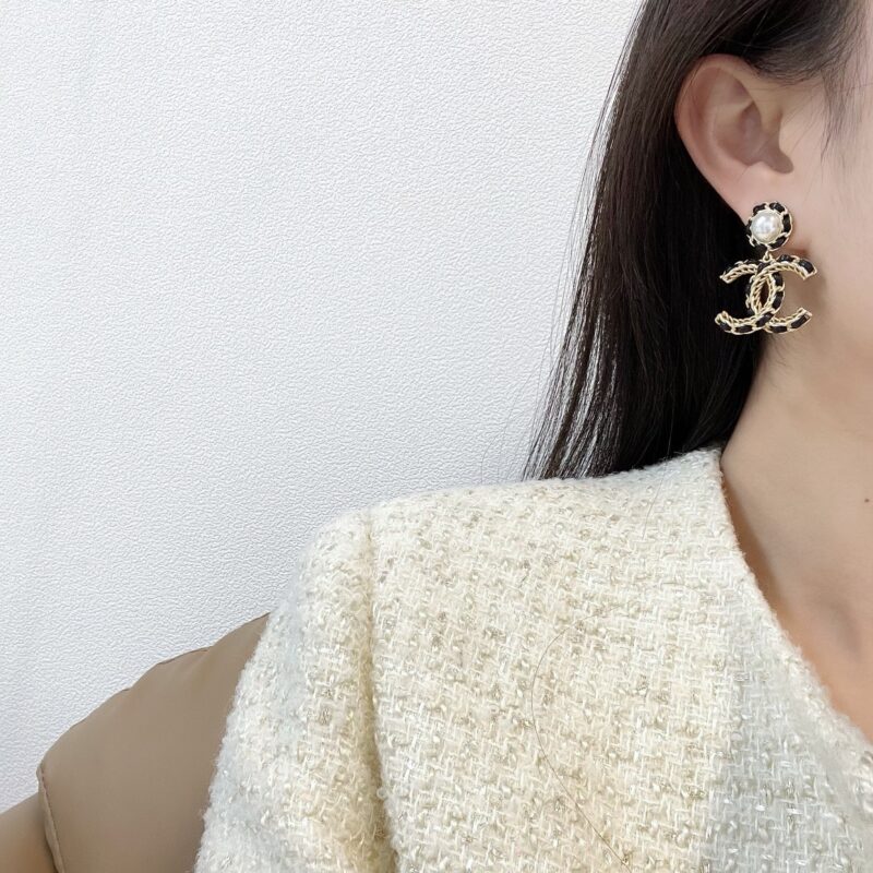☑️CHANEL香奈儿双c黑皮绳耳钉耳环 - Image 5