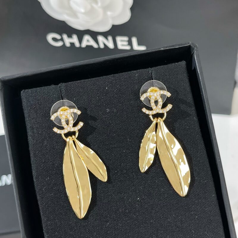 ☑️CHANEL香奈儿双c金色树叶子耳钉耳环 - Image 4