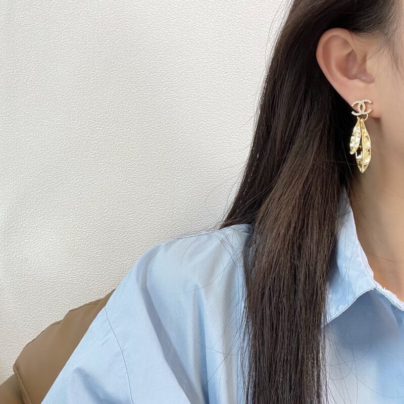 ☑️CHANEL香奈儿双c金色树叶子耳钉耳环 - Image 5