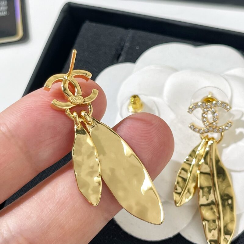 ☑️CHANEL香奈儿双c金色树叶子耳钉耳环 - Image 8