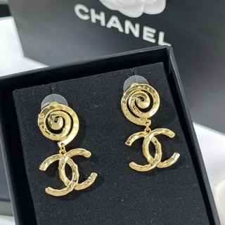 ☑️CHANEL香奈儿 金色 双c 耳钉耳环