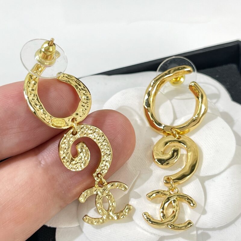 ☑️CHANEL香奈儿 金色 双c 耳钉耳环 - Image 10