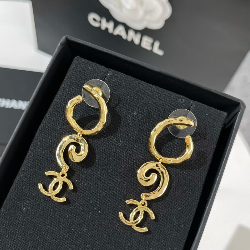 ☑️CHANEL香奈儿 金色 双c 耳钉耳环 - Image 9