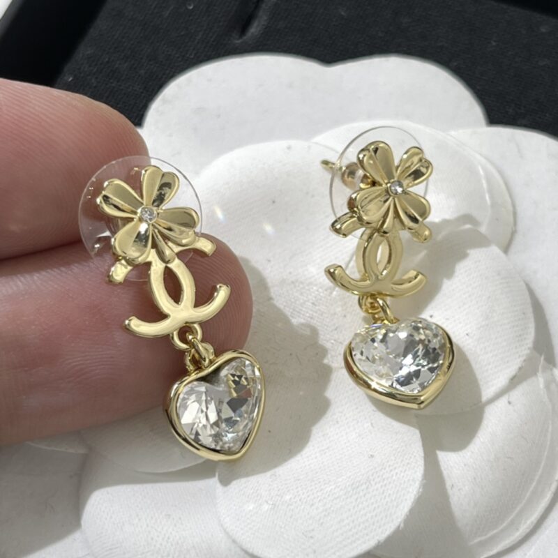 ☑️CHANEL香奈儿双c四叶草桃心耳钉耳环 - Image 9