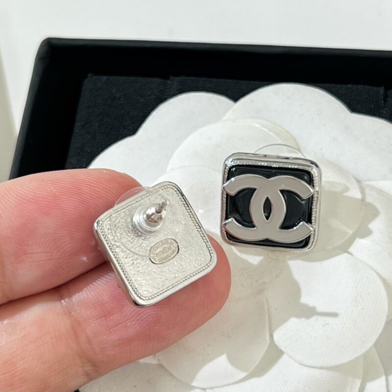 ☑️CHANEL香奈儿双c方形黑白耳钉耳环 - Image 12