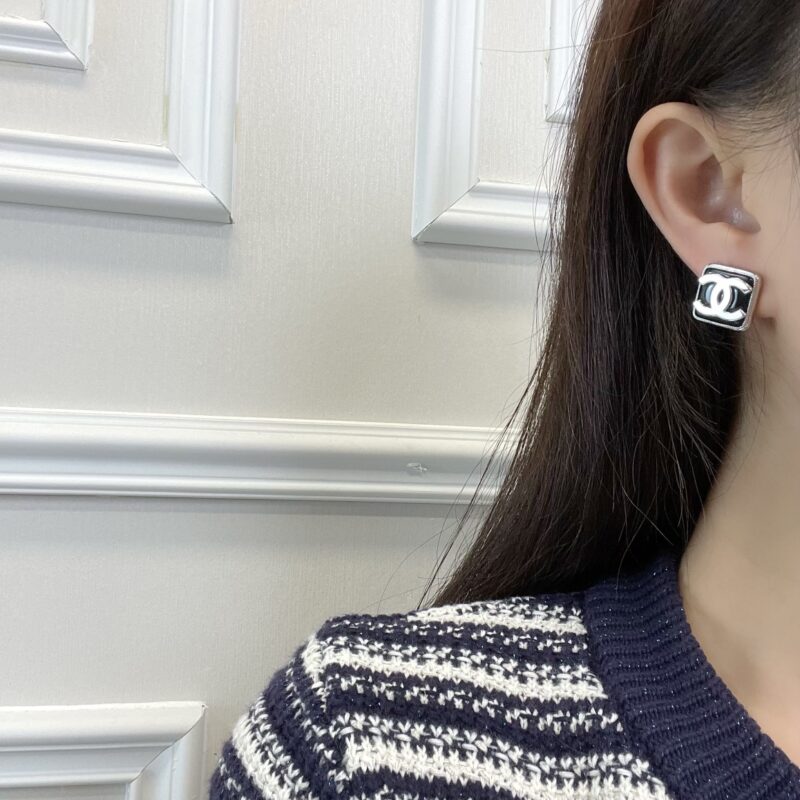 ☑️CHANEL香奈儿双c方形黑白耳钉耳环 - Image 8