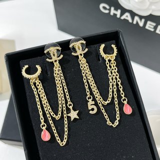 ☑️CHANEL香奈儿流苏5字星星耳钉耳夹