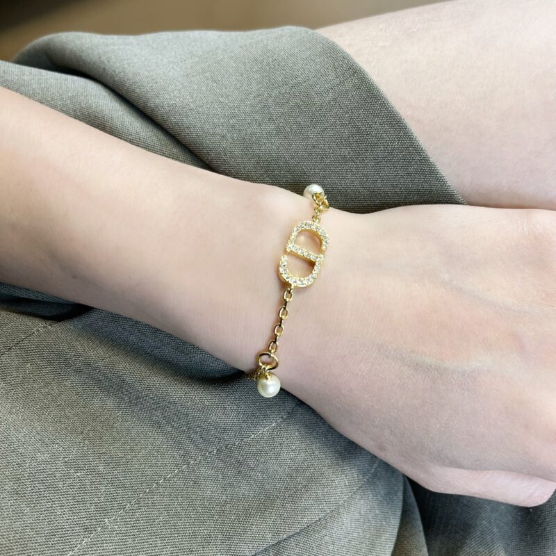 ☑️DIOR迪奥满钻CD星星珍珠手链 - Image 8