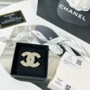 ☑️CHANEL香奈儿双c满钻胸针