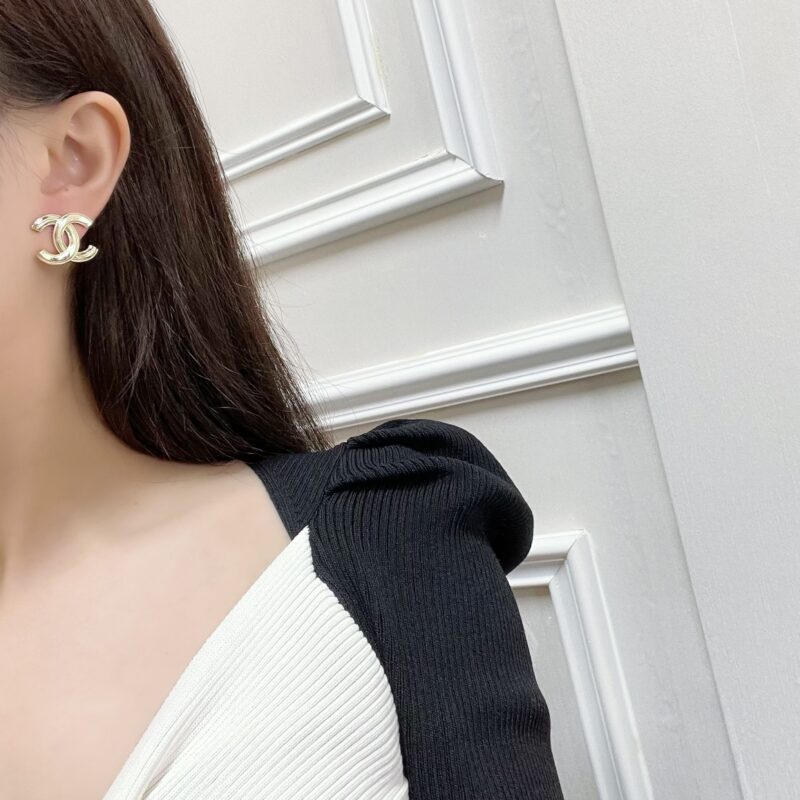 ☑️CHANEL香奈儿金色双c耳钉耳环 - Image 9