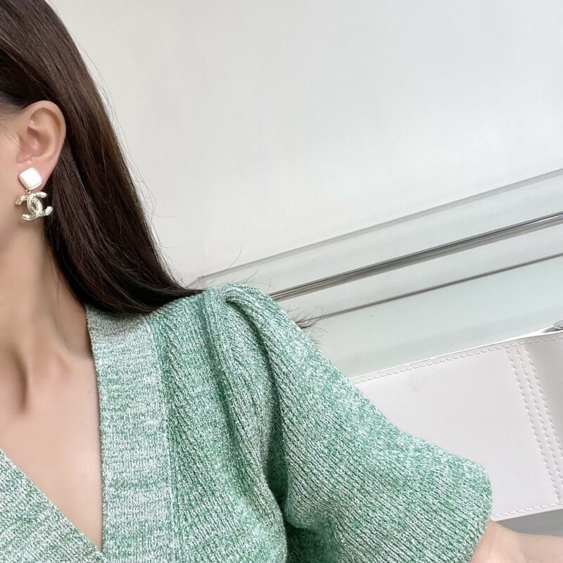 ☑️CHANEL香奈儿 双c 白色菱形 耳钉耳环 - Image 6