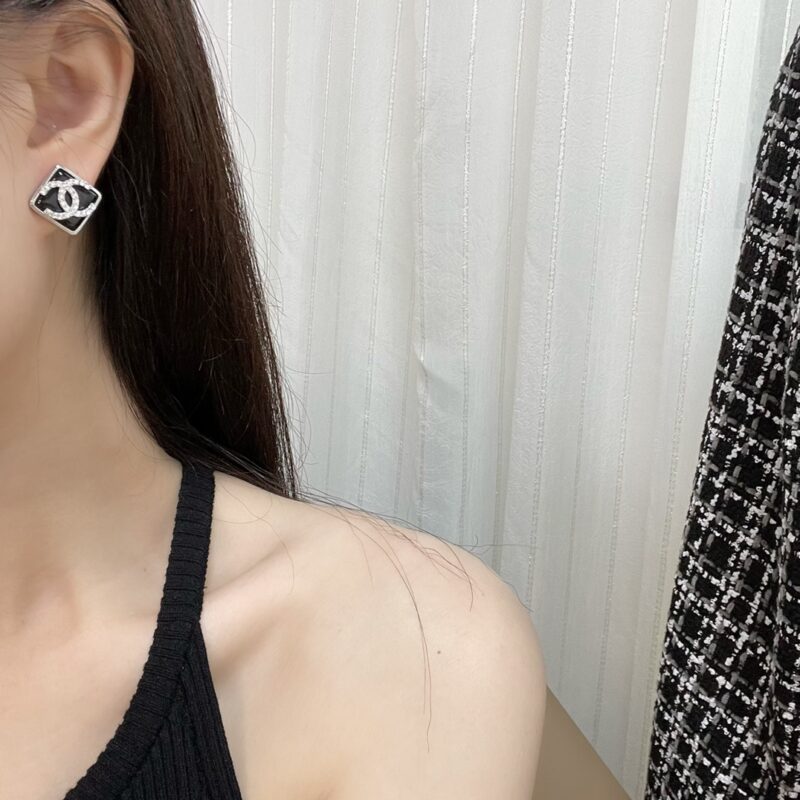 ☑️CHANEL香奈儿双c菱形耳钉耳环 - Image 9