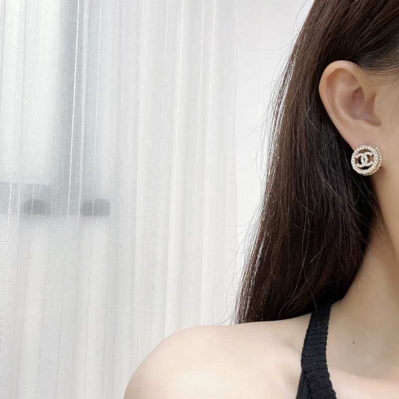 ☑️CHANEL香奈儿双c圆形满钻耳钉耳环 - Image 5