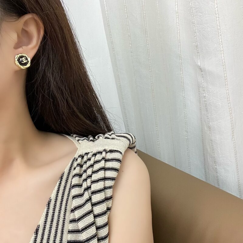 ☑️CHANEL香奈儿双c 黑色耳钉耳环 - Image 8