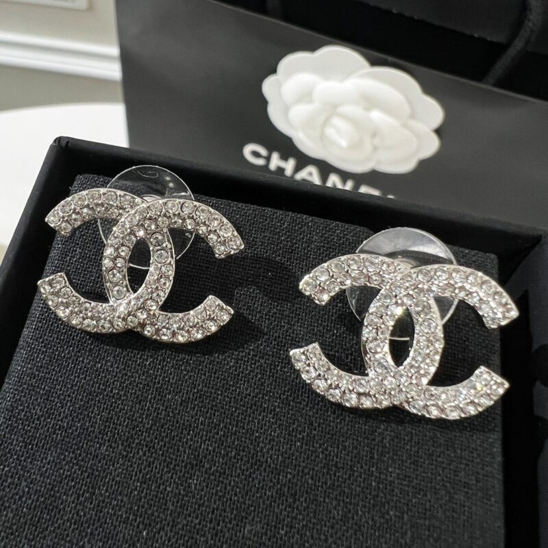 ☑️CHANEL香奈儿双c 满钻耳钉耳环 - Image 3