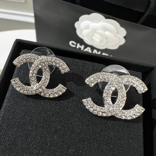 ☑️CHANEL香奈儿双c 满钻耳钉耳环