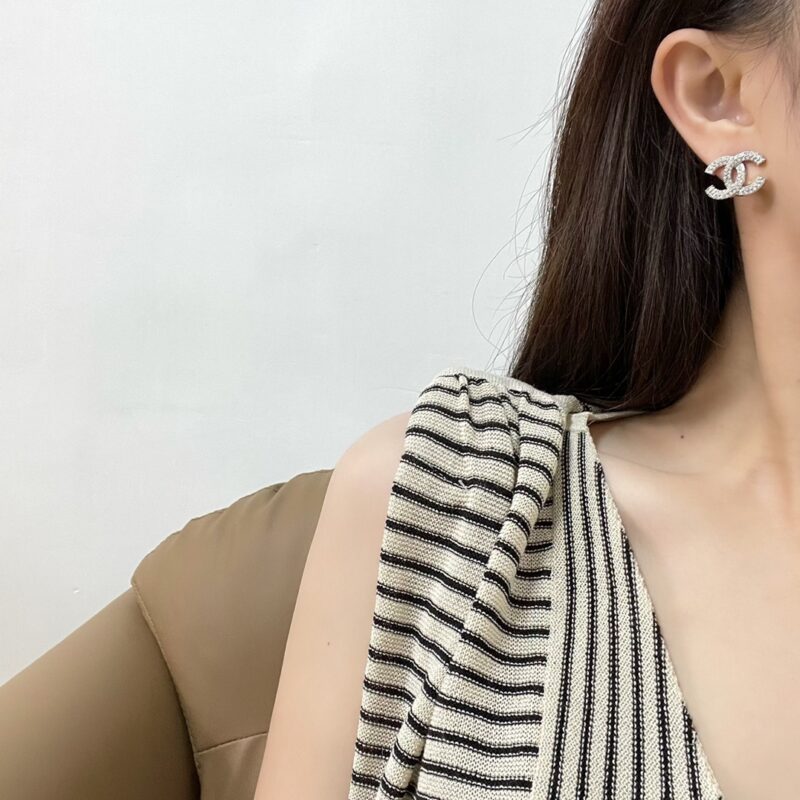 ☑️CHANEL香奈儿双c 满钻耳钉耳环 - Image 5