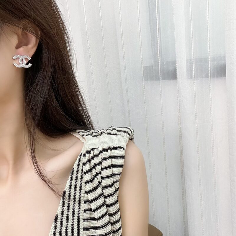 ☑️CHANEL香奈儿双c 满钻耳钉耳环 - Image 7