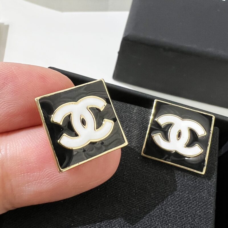 ☑️CHANEL香奈儿双c 方形耳钉耳环 - Image 8