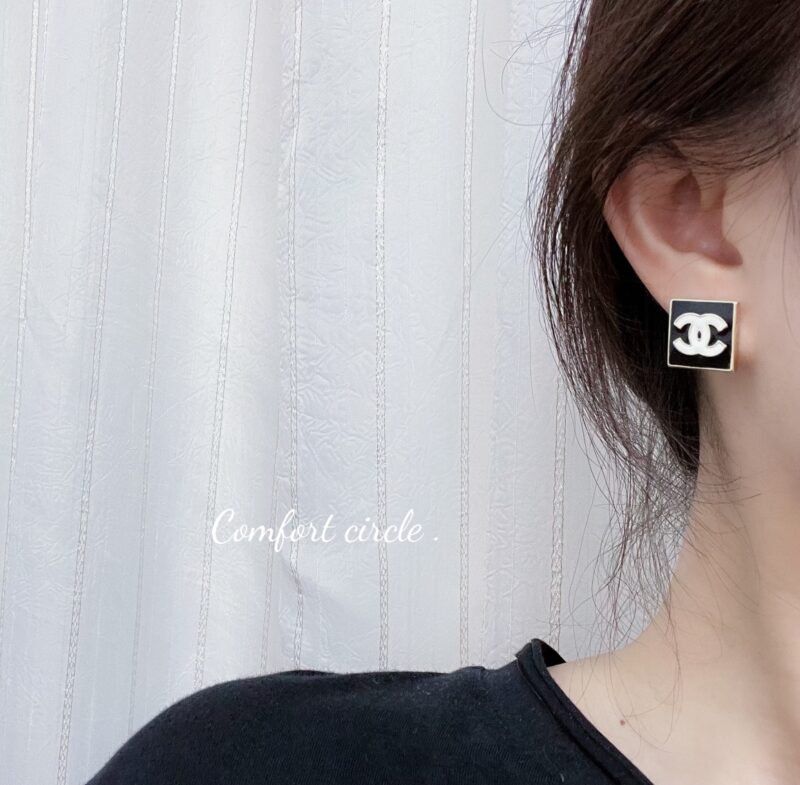 ☑️CHANEL香奈儿双c 方形耳钉耳环 - Image 5