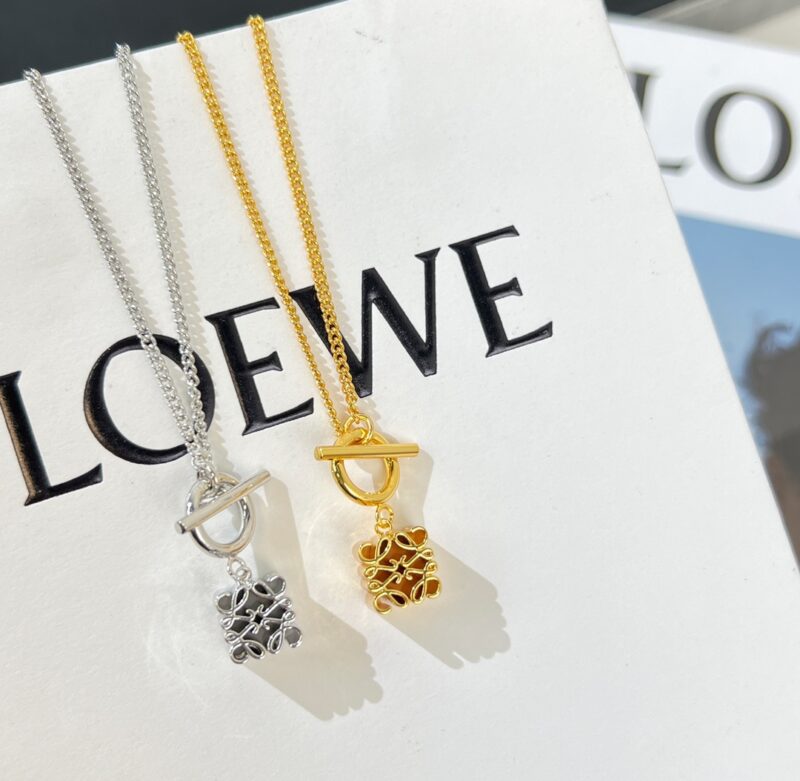 LOEWE罗意威月饼项链 - Image 7