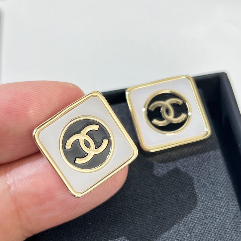 ☑️CHANEL香奈儿双c 方形耳钉耳环 - Image 6