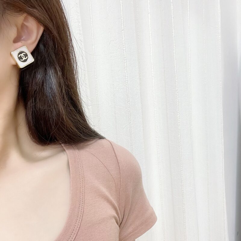 ☑️CHANEL香奈儿双c 方形耳钉耳环 - Image 7