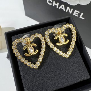☑️CHANEL香奈儿双c 满钻桃心耳钉耳环