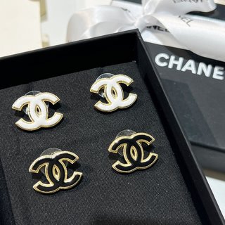 ☑️CHANEL香奈儿双c 珐琅滴油黑白耳钉耳环