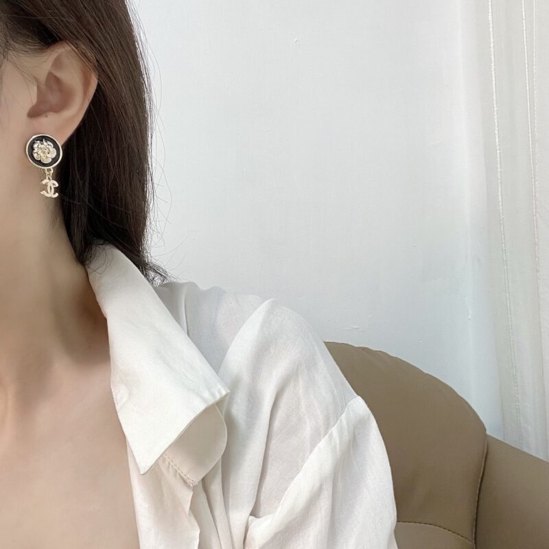 ☑️CHANEL香奈儿双c山茶花耳钉耳环 - Image 5