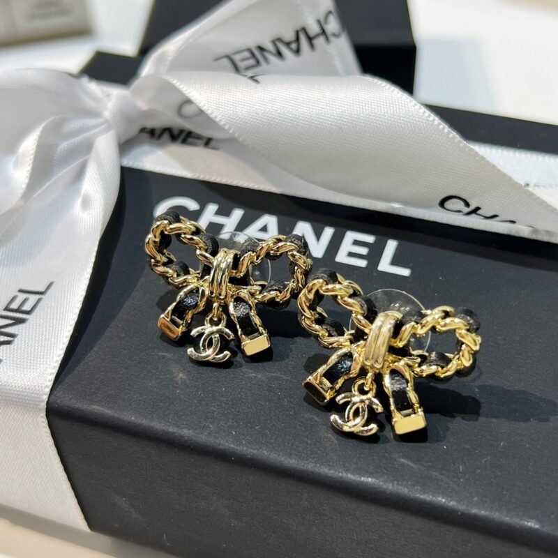 ☑️CHANEL香奈儿双c 黑皮绳蝴蝶结耳钉耳环 - Image 3