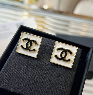 ☑️CHANEL香奈儿双c方形珐琅耳钉耳环