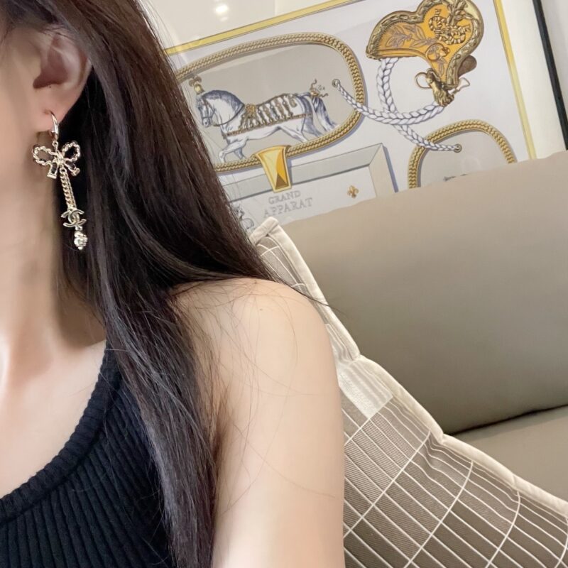 ☑️CHANEL香奈儿双c山茶花蝴蝶结耳钉耳环 - Image 7