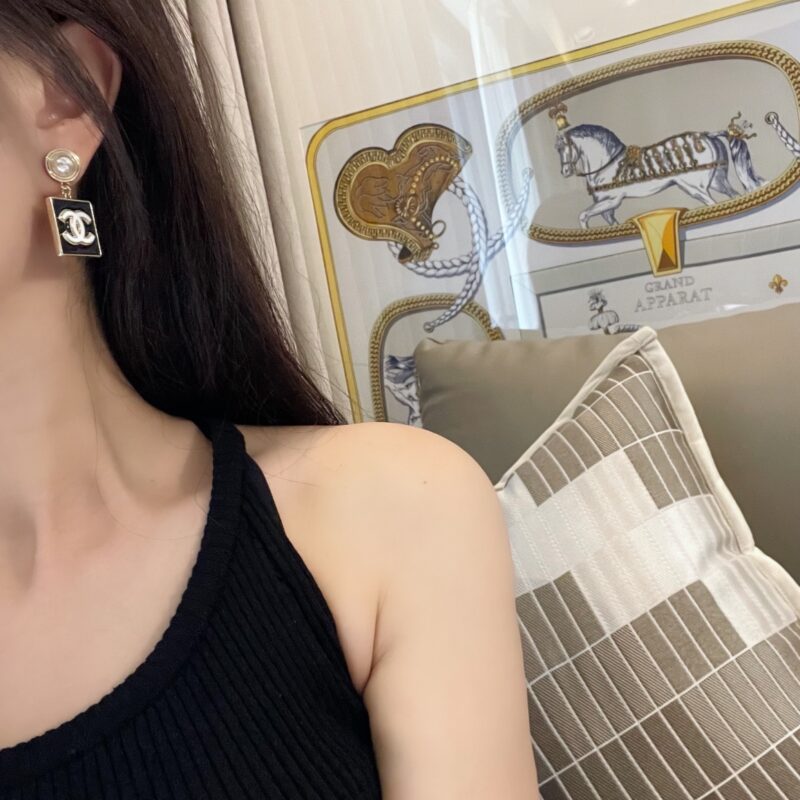 ☑️CHANEL香奈儿双c珍珠珐琅滴油耳钉耳环 - Image 7