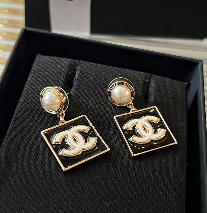 ☑️CHANEL香奈儿双c珍珠珐琅滴油耳钉耳环 - Image 8