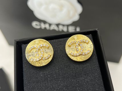 ☑️CHANEL香奈儿双c圆形耳钉耳环