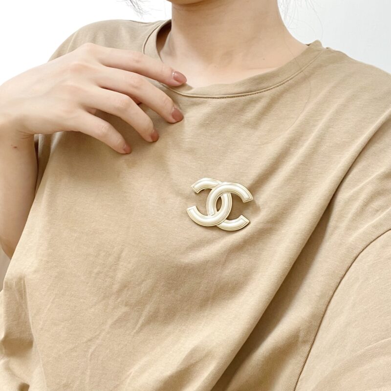 ☑️CHANEL香奈儿双c亚克力胸针 - Image 7