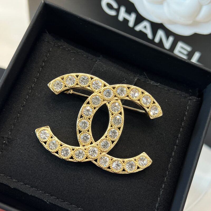 ☑️CHANEL香奈儿双c 金色满钻胸针 - Image 4