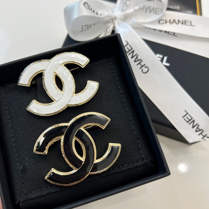 ☑️CHANEL香奈儿双c 珐琅滴油黑白胸针 - Image 5