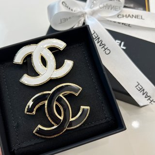 ☑️CHANEL香奈儿双c 珐琅滴油黑白胸针