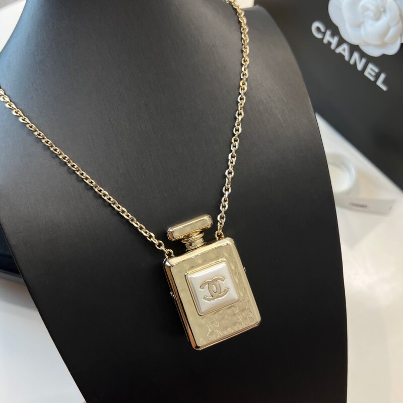 ☑️CHANEL香奈儿双c香水瓶项链毛衣链 - Image 9