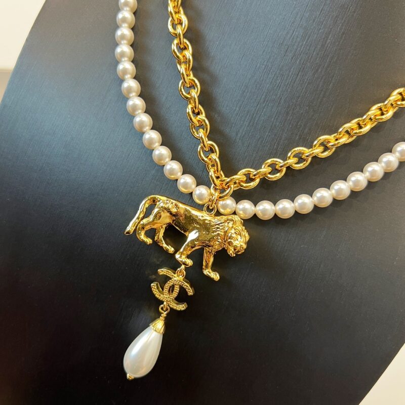 ☑️CHANEL香奈儿双c珍珠狮子🦁项链 - Image 6
