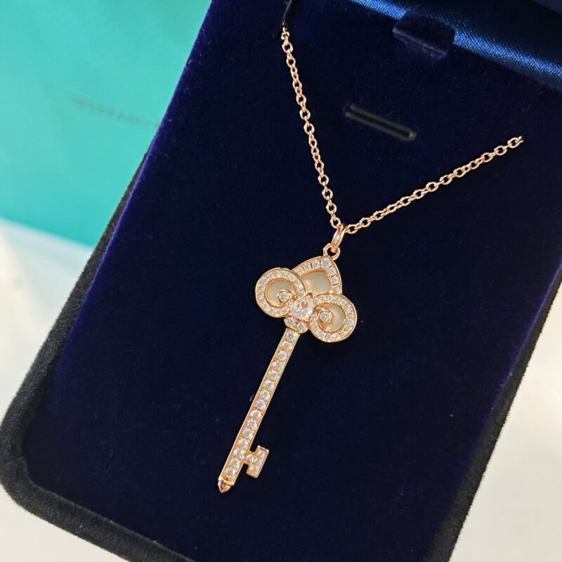 TIFFANY& CO.蒂芙尼Fleur de Lis 白贝钥匙吊坠项链 - Image 4