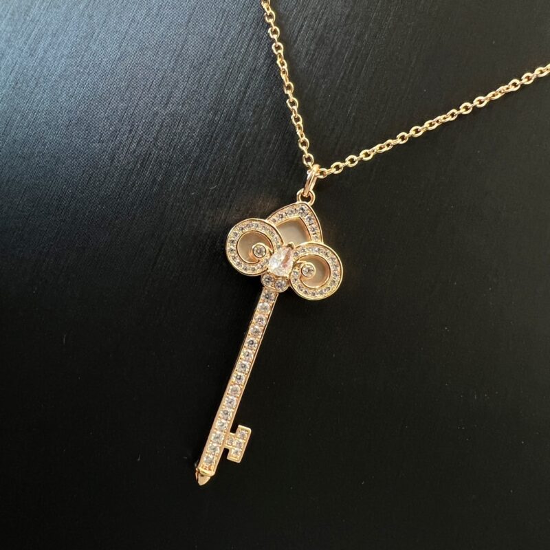 TIFFANY& CO.蒂芙尼Fleur de Lis 白贝钥匙吊坠项链 - Image 9