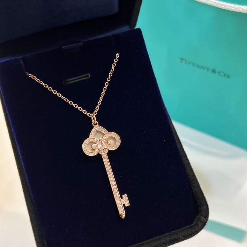 TIFFANY& CO.蒂芙尼Fleur de Lis 白贝钥匙吊坠项链 - Image 3