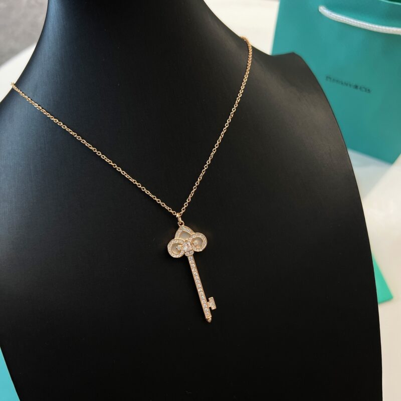 TIFFANY& CO.蒂芙尼Fleur de Lis 白贝钥匙吊坠项链 - Image 8